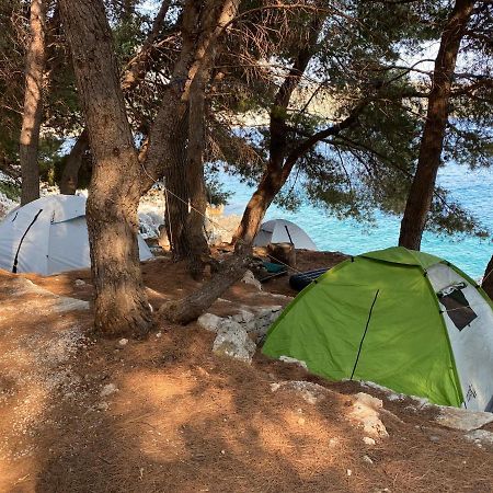Pine Side Camp Hotel Himare Exterior foto
