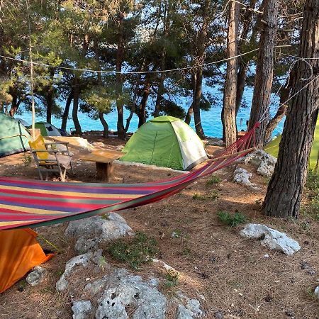 Pine Side Camp Hotel Himare Exterior foto