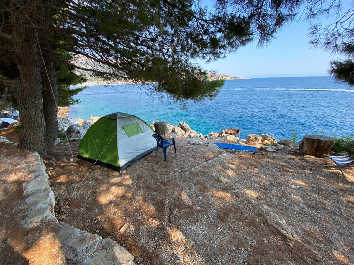Pine Side Camp Hotel Himare Exterior foto