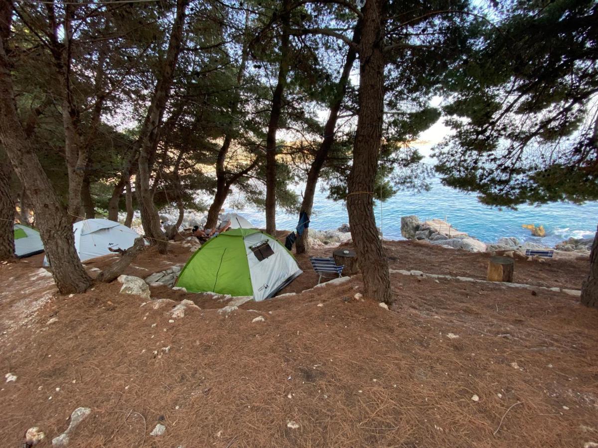 Pine Side Camp Hotel Himare Exterior foto