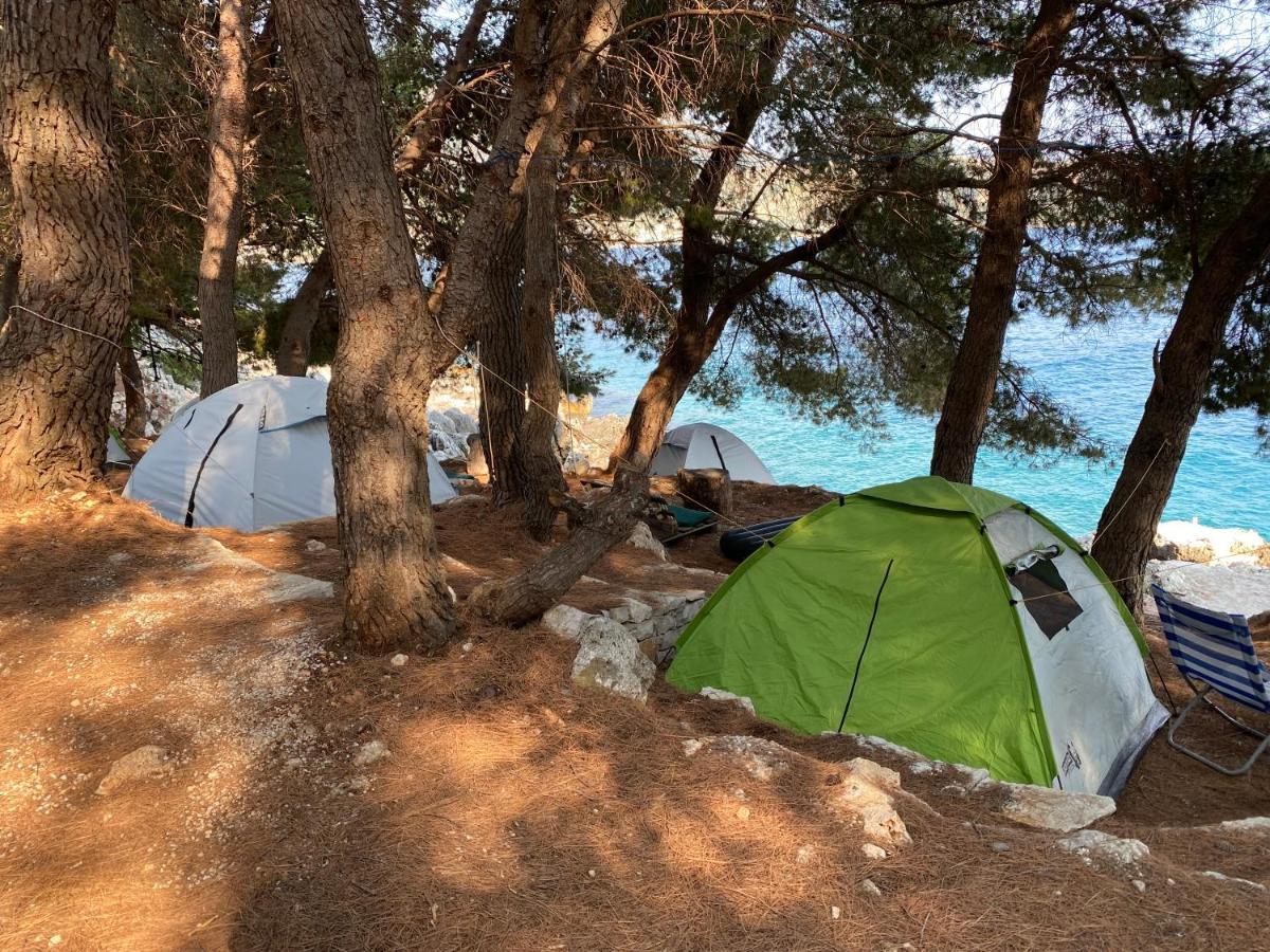 Pine Side Camp Hotel Himare Exterior foto